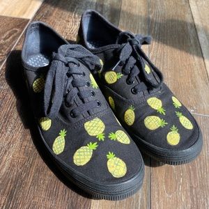 Pineapple Black Canvas Custom Painted American Eagle Sneakers 7.5